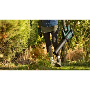 Suflanta de frunze cu acumulator Bosch AdvancedLeafBlower 36V-750 (fara baterie, sistem de 36 volti, pentru indepartarea frunzelor incapatanate de pe suprafete mari, greutate: 2,8 kg) - Scorul testului: foarte bun (revista: selbst ist der Mann) - Img 3