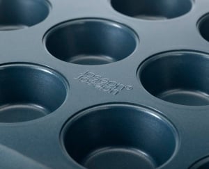 Tava pentru briose Joseph Joseph Nest Bake 12 cupe otel carbon antiaderenta design compact - Img 3
