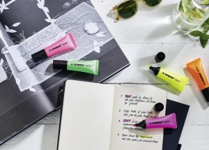 Textmarker STABILO Neon, galben, design minimalist, 2 si 5 mm - Img 2