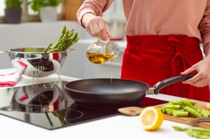 Tigaie din aluminiu Fissler Tigaie cu maner sigilat tigaie acoperita antiaderenta rezistenta la zgarieturi toate tipurile de aragaz - tot cu inductie  - Img 2