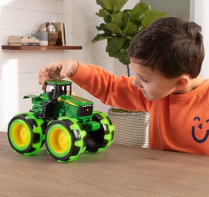 Tractor John Deere Monster Treads cu roti luminoase, verde - Img 6