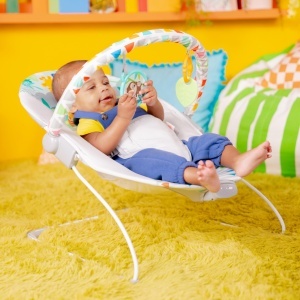 Balansoar pentru bebelusi Bright Starts Safari Fun, cu vibratii si jucarii, pana la 9 kg - Img 4