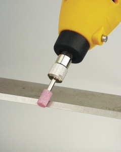 Bruder Mannesmann M92571 Dispozitiv de Slefuire Rapida 130W cu Stativ si 80 Accesorii - Img 7