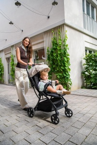 Carucior pentru copii MoMi PAOLA, 22 kg, sistem de pliere automata, 5 puncte de siguranta - Img 2