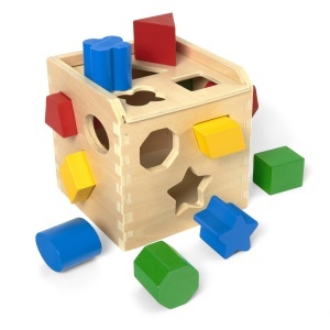 Cub sortator din lemn Melissa Doug, 12 forme colorate, pentru copii 2-5 ani
