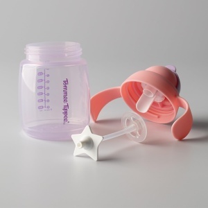 Cupa de paie Tommee Tippee Trainer, 240 ml, pahar de tranzitie pentru copii mici de sase luni in sus, cu pai din silicon ponderat si manere usor de tinut, roz si violet, pachet de 2 - Img 7