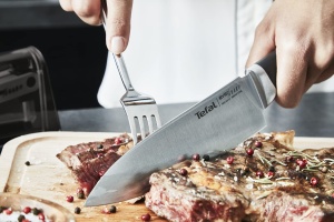 Cutit de bucatar Tefal Ever Sharp, 16,5 cm, ascutitor de cutite integrat in carcasa, tehnologie de ascutire a discului, felii si cotletelor, pivotare dubla, sistem de blocare, otel inoxidabil german, simplu - Img 8