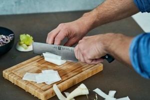 Cutit Nakiri ZWILLING Gourmet 17 cm, otel inoxidabil, maner ergonomic, negru - Img 5