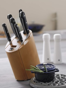 Cutit pentru dezosat ZWILLING Professional S, 14 cm, otel inoxidabil, maner plastic - Img 2