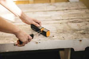 Cutit universal Fiskars K40 225 cm lama otel inoxidabil maner ergonomic negruportocaliu - Img 8