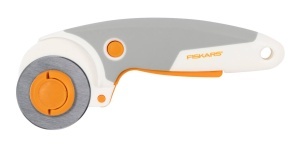 Cutter rotativ Fiskars Titan, 45 mm, ergonomic, cu sistem de schimbare rapida, portocaliu