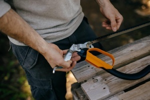 Feronerie pentru taiat lemn Fiskars 21 inch, negruorange, pentru lemn umed - Img 10