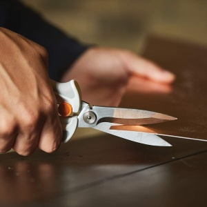 Fiskars Easy Action PowerCut Snips 8 inch AlbGri - Img 5