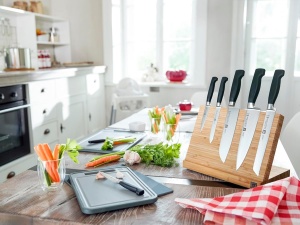Furculita pentru carne ZWILLING Vier Sterne, 18 cm, otel inoxidabil, maner plastic - Img 4