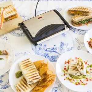 Gratar electric Cecotec Rockn Grill, 700 W, suprafata 23 x 14,5 cm, antiaderent - Img 2