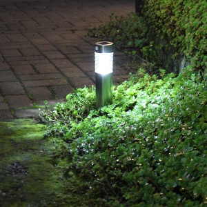 Grundig LED Solarlampe cu senzor de miscare corp din inox si sticla 39 cm argintiu - Img 5