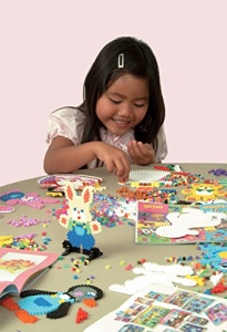 Hama Perlen 211-54 Set XXL 13000 Margele Midi Transparent Glitter Activitati Creative pentru Copii - Img 2