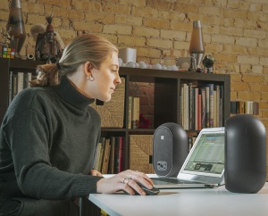 JBL seria 1 104 Difuzoare de referinta active compacte pentru desktop cu Bluetooth (vandute in perechi) - Img 7