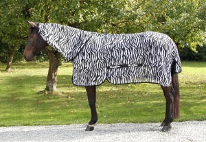 KERBL CarpetBe Zebra Fly Patura Eczema Patura de cal cu gat Partea 165 cm - Img 5