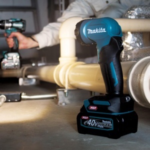 Lanterna LED Makita ML001G, 40V, 160 Lumen, Cap pivotant 170 - Img 9