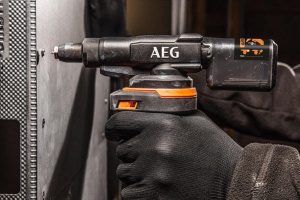 Masina de nituit AEG BNZ18-0, 18 V, 10.000 N, compatibila cu nite de 2,4-4,8 mm - Img 4