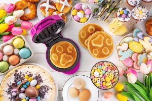 Mini fier de vafe Paw Patrol in designul unic Paw Patrol, pentru petreceri de nastere ale copiilor, Paste si Craciun, inclusiv cos suspendat, dimensiune vafe: O 10cm, produs oficial licentiat, culoare: roz - Img 3