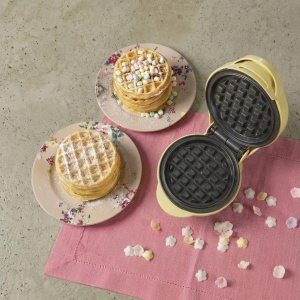 Mini Waffeleisen Bestron AMW500V, 550W, Antiaderent, Galben - Img 5