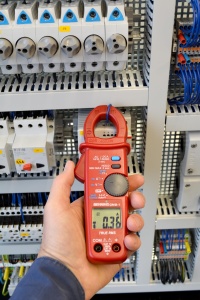 Multimetru cu cleste Benning CM 2-1, masurare curent pana la 400 A, 600 V - Img 4