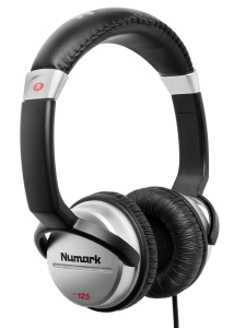 Numark HF125 - casti profesionale pentru DJ cu cablu de 2 m si difuzoare de 40 mm pentru un raspuns mai bun in frecventa si casti inchise pentru ecranare optima, Negru