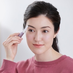 Panasonic ES-WF71 Trimmer facial si pentru sprancene femei cap flexibil otel inoxidabil hipoalergenic mov - Img 9
