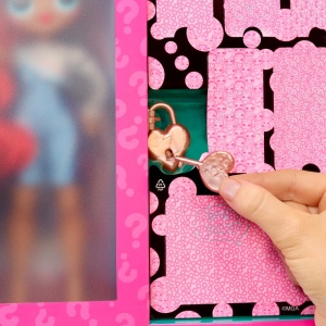 Papusa L.O.L. Surprise OMG Eye Spy Rockstar, Interactiva, cu Accesorii - Img 2