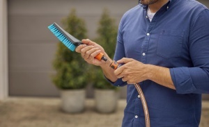 Perie de Curatare Gardena Cleansystem S Hard, cu Maner Antiderapant, Design Plat - Img 4