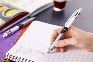 Pix BIC 4 Culori cu Bleistift, 4 Culori, 1 Bucata, Include 12 Mine Bleistift - Img 6