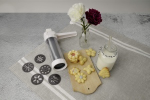 Presor de Biscuiti Dr. Oetker cu 16 Forme si 6 Tulle, Plastic, AlbGri - Img 6