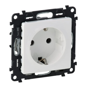 Priza Legrand Valena Life 2PE Ultra White 16A 250V