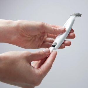 Rasnita pentru calcaie ZWILLING Hornhauthobel, 10 lame incluse, maner ergonomic, alb - Img 3
