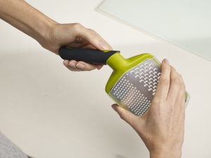 Razatoare 2-in-1 Joseph Joseph Twist grosiera si fina verde - Img 4