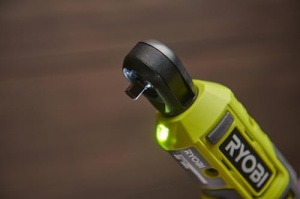 Ryobi 4 V USB-LITIU Cheie cu clichet fara fir RR14W4-120G Priza patrata de 1/4 inch, 1 x 4 V 2.0 Ah Baterie cu litiu si incarcator - Img 3