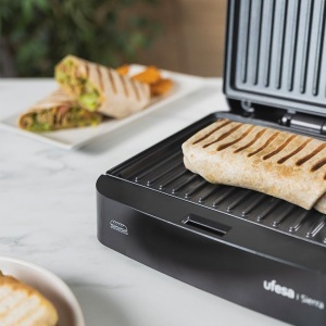 Sandwich Maker Ufesa Sierra, 750W, Capacitate 2 Panini, Design Compact - Img 3