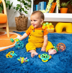 Set cadou de 6 piese Bright Starts, Little Shakers - fara BPA, usor de prins Zornaitoare pentru bebelusi si inele de dentitie, unisex, nou-nascut+ - Img 2