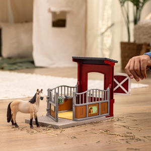 Set de Joaca Ferma Schleich cu Ponybox si Mustang Stute, 19 Piese, Culoare Rosie - Img 2