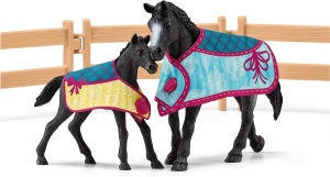Set de Joaca Schleich - Boxa pentru Cai cu Stuta si Fohlen, 34 Piese - Img 5