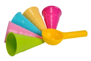 Set de jocuri cu nisip Simba EIS 6 forme colorate pentru inghetata, 15 cm, pentru copii