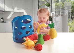 Set fructe Hape E3169 pentru copii cos din fetru fructe moi si usor de curatat - Img 2