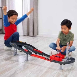 Set Pista Hot Wheels Formula 1 cu 3 Masini Die-Cast 164 - McLaren, Red Bull, Williams - Img 2