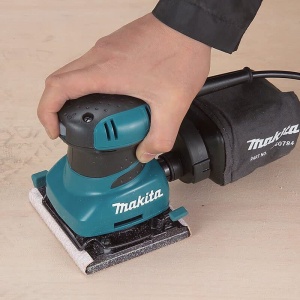 Slefuitor electric Makita BO4556K, 200 W, cu koffer si prindere pentru hartie - Img 2