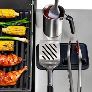 Suport din silicon pentru ustensile grill OXO Good Grips, rezistent la caldura, negru - Img 11