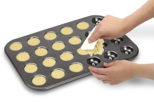 Tava pentru fursecuri Zenker Husarenkrapfen, 24 forme, Teflon, negru - Img 3