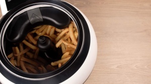 Tefal Actifry Genius Snaking FZ761015 Friteuza fara ulei, 1,2 kg, cu 9 programe automate si accesorii pentru gustari, touchpad intuitiv si carte de retete, se poate folosi de vase, negru - Img 5