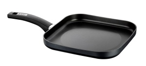 Tigaie MONIX Resistent Plus, 28 cm, inox, antiaderenta Teflon